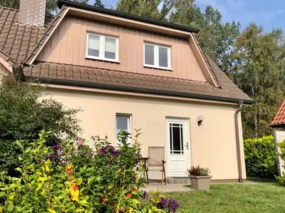 Ferienwohnung für 2 Personen (45 m²) in Wustrow (Ostseebad) 1/10