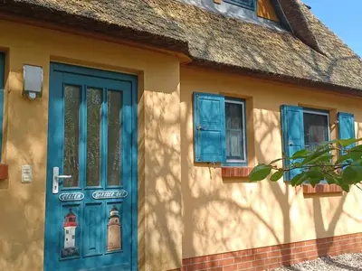 Ferienwohnung für 2 Personen (35 m²) in Wustrow (Ostseebad) 2/10