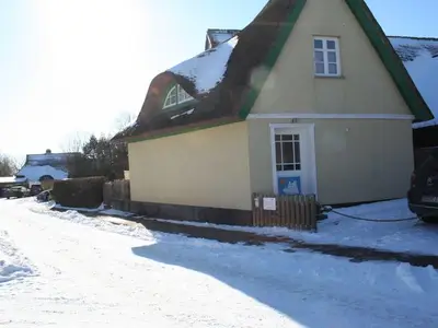 Ferienwohnung für 2 Personen (34 m²) in Wustrow (Ostseebad) 1/10