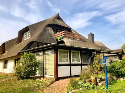 Ferienwohnung für 6 Personen (90 m²) in Wustrow (Ostseebad) 1/10