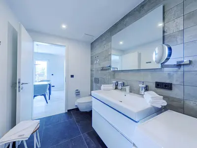 Ferienwohnung Strandluft Ostseebad Wustrow ZweiWasser Alte Seefahrtschule Badezimmer