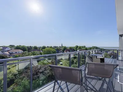 Ferienwohnung Rundblick Ostseebad Wustrow ZweiWasser Alte Seefahrtschule Sonnenstunden am Balkon