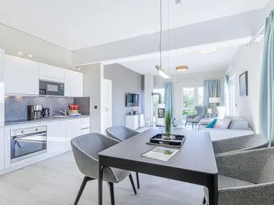 Ferienwohnung Rundblick Ostseebad Wustrow ZweiWasser Alte Seefahrtschule Küche und Essbereich
