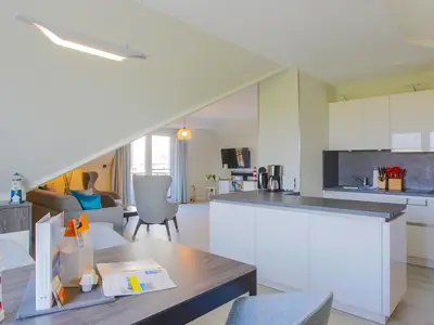 Ferienwohnung Meerblick Ostseebad Wustrow ZweiWasser Alte Seefahrtschule Küche und Essbereich