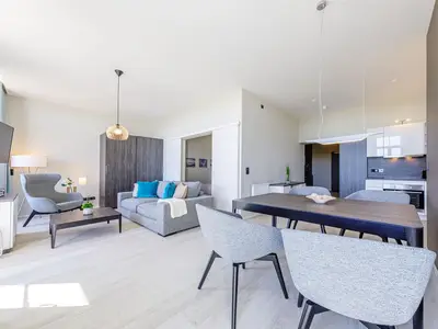 Ferienwohnung Große Welle Ostseebad Wustrow ZweiWasser Alte Seefahrtschule Essbereich und Wohnzimmer