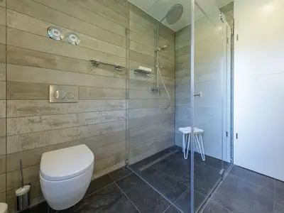 Ferienwohnung Große Strandburg Ostseebad Wustrow ZweiWasser Alte Seefahrtschule Bad mit ebenerdiger Dusche