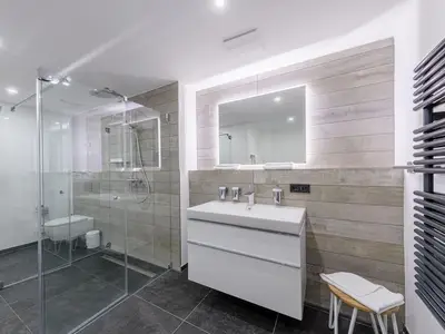 Ferienwohnung Strandflair Ostseebad Wustrow ZweiWasser Alte Seefahrtschule Badezimmer