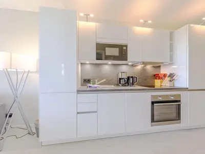 Ferienwohnung Große Strandmuschel Ostseebad Wustrow ZweiWasser Alte Seefahrtschule Küche