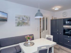 23922898-Ferienwohnung-2-Wyk auf Föhr-300x225-4