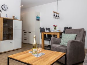 23918520-Ferienwohnung-4-Wyk auf Föhr-300x225-3