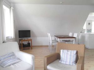 22255805-Ferienwohnung-4-Wyk auf Föhr-300x225-5