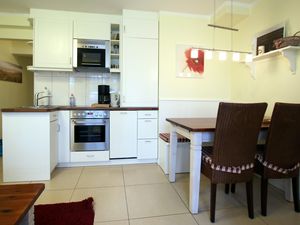 23966803-Ferienwohnung-4-Wyk auf Föhr-300x225-5