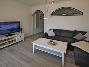 23966811-Ferienwohnung-2-Wyk auf Föhr-300x225-3