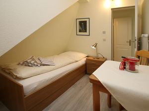 23966827-Ferienwohnung-3-Wyk auf Föhr-300x225-5