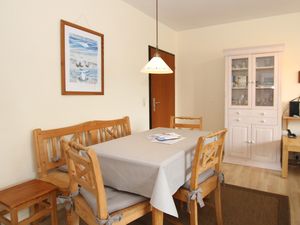 23966875-Ferienwohnung-2-Wyk auf Föhr-300x225-5