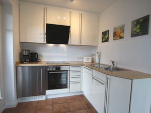 23987392-Ferienwohnung-2-Wyk auf Föhr-300x225-4