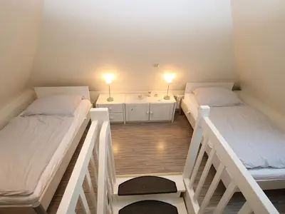 Schlafzimmer mit 2 Einzelbetten