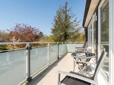 Entspannen Sie auf dem Balkon und buchen Sie doch schon Ihren nächsten Weber-Urlaub.