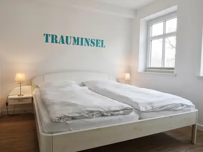 Dieses Schlafzimmer befindet sich im 1. OG.