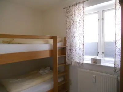 Kinderzimmer mit Einzelbett