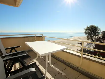 Großer Balkon nach Süden mit Meerblick