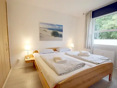Schlafzimmer mit Doppelbett
