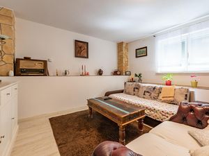 23765181-Ferienwohnung-2-Zadar-300x225-2