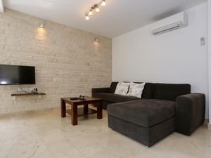 23972838-Ferienwohnung-4-Zadar-300x225-5