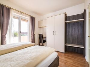 22953627-Ferienwohnung-7-Zadar-300x225-5