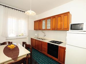 21942809-Ferienwohnung-5-Zadar-300x225-4