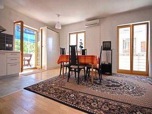 23337193-Ferienwohnung-4-Zadar-300x225-3