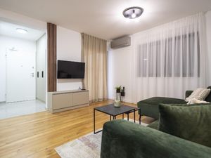 23972834-Ferienwohnung-4-Zadar-300x225-4