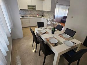 23972879-Ferienwohnung-6-Zadar-300x225-2