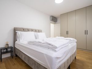 23972835-Ferienwohnung-4-Zadar-300x225-5