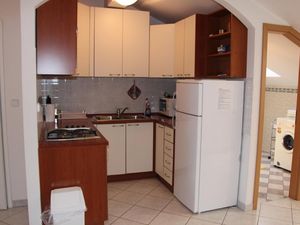 18700367-Ferienwohnung-6-Zadar-300x225-3