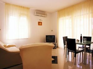 19285010-Ferienwohnung-4-Zadar-300x225-4