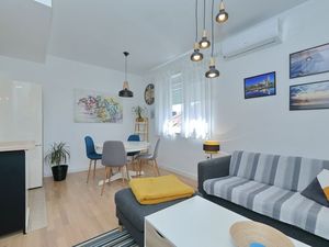 23663171-Ferienwohnung-2-Zadar-300x225-3