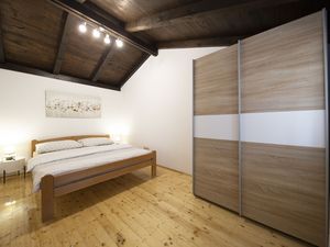 23945193-Ferienwohnung-3-Zadar-300x225-1