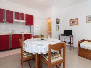 23731670-Ferienwohnung-2-Zadar-300x225-2