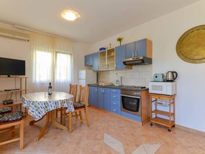 23721875-Ferienwohnung-4-Zadar-300x225-2