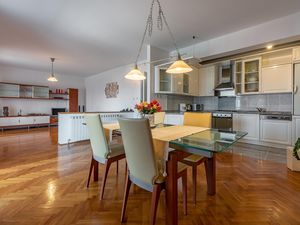 23727276-Ferienwohnung-4-Zadar-300x225-2