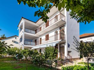 23737403-Ferienwohnung-6-Zadar-300x225-3