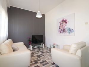 23741063-Ferienwohnung-5-Zadar-300x225-1