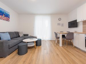 23752348-Ferienwohnung-4-Zadar-300x225-4