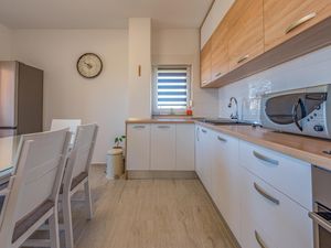 23755829-Ferienwohnung-6-Zadar-300x225-3