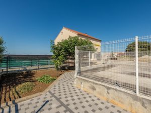 23759358-Ferienwohnung-3-Zadar-300x225-5