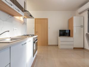 23759700-Ferienwohnung-2-Zadar-300x225-4