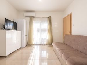 23759703-Ferienwohnung-2-Zadar-300x225-2