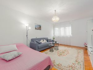 23763724-Ferienwohnung-4-Zadar-300x225-1