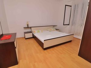 23775888-Ferienwohnung-4-Zadar-300x225-4